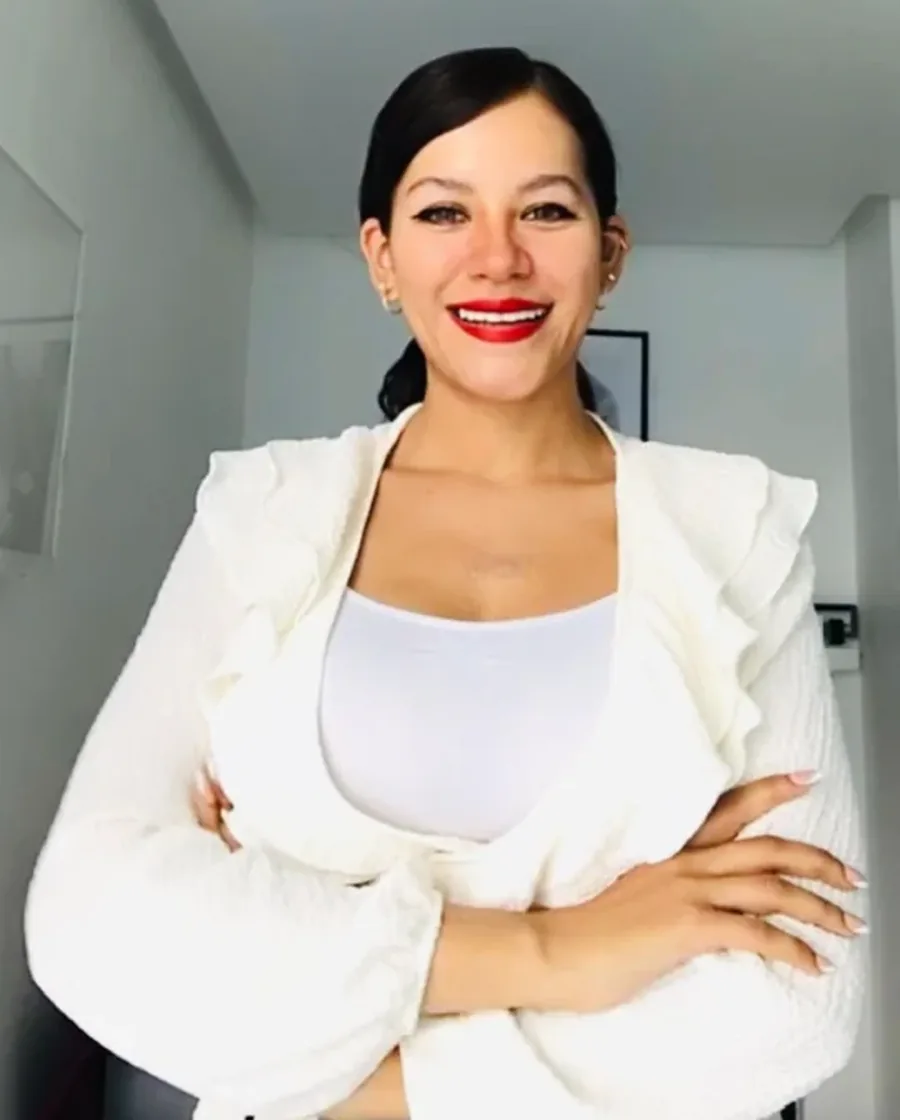 Kenia Mata Bautista en consulta